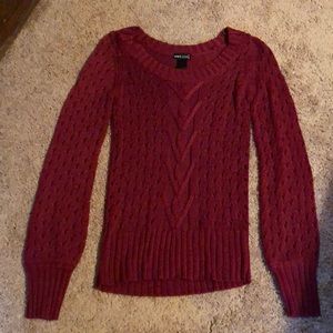 Maroon sweater